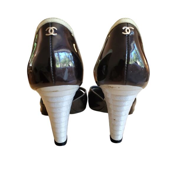 Authentic Chanel Patent Leather Sparkly Pumps - Size 35.5 - Picture 2 of 7